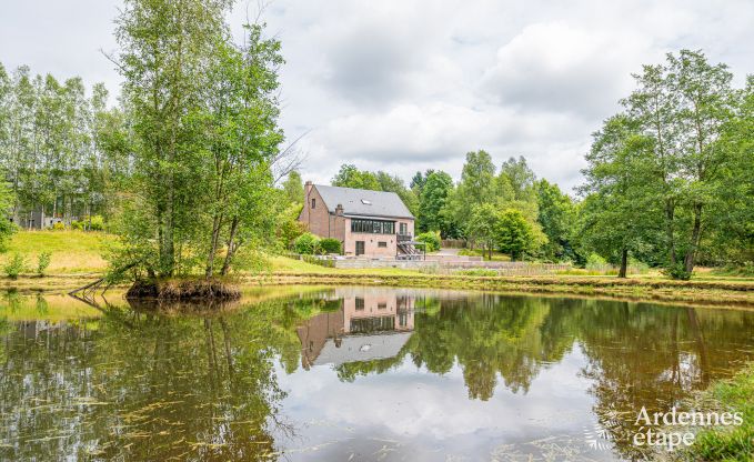 Vakantiewoning met zwembad en visvijver in Couvin, Ardennen