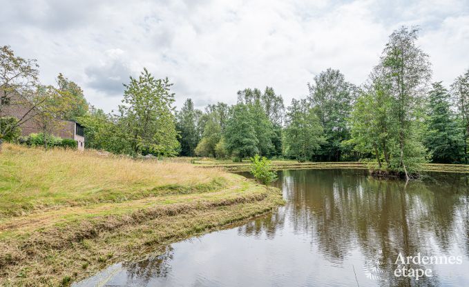 Vakantiewoning met zwembad en visvijver in Couvin, Ardennen