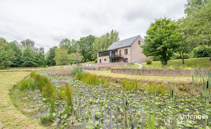 Vakantiewoning met zwembad en visvijver in Couvin, Ardennen