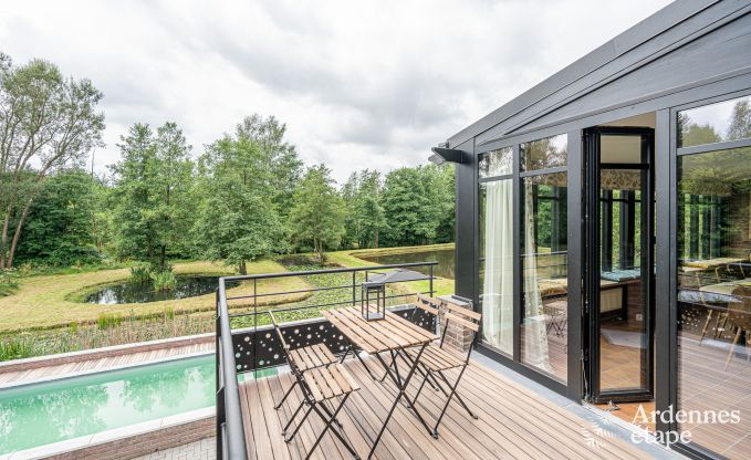 Vakantiewoning met zwembad en visvijver in Couvin, Ardennen