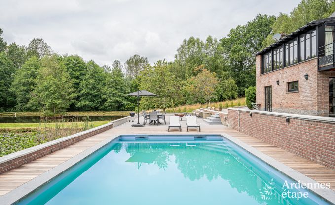 Vakantiewoning met zwembad en visvijver in Couvin, Ardennen