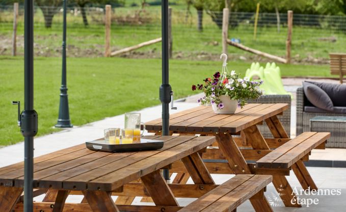 Vakantiehuis met binnenzwembad in Froidchapelle, Ardennen