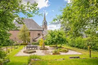 Luxe kasteel  voor 15 in Gedinne, Ardennen. Met o.m.sauna en tuin.