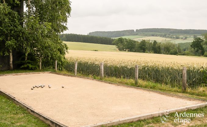 Luxe villa in Houffalize: accommodatie voor 22 personen met zwembad, sauna en tuin in de Ardennen