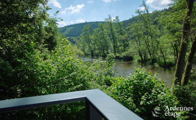 Milieuvriendelijke chalet in La Roche-en-Ardenne, op de oever van de Ourthe