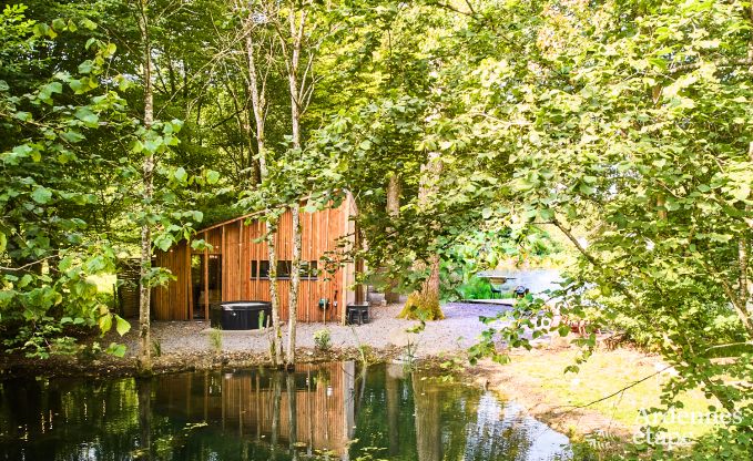 Afgelegen chalet aan vijver in Saint-Hubert, Ardennen