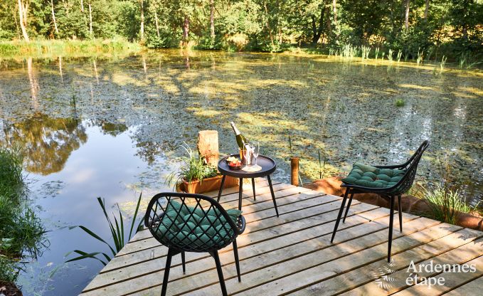 Afgelegen chalet aan vijver in Saint-Hubert, Ardennen