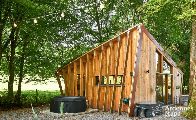 Afgelegen chalet aan vijver in Saint-Hubert, Ardennen