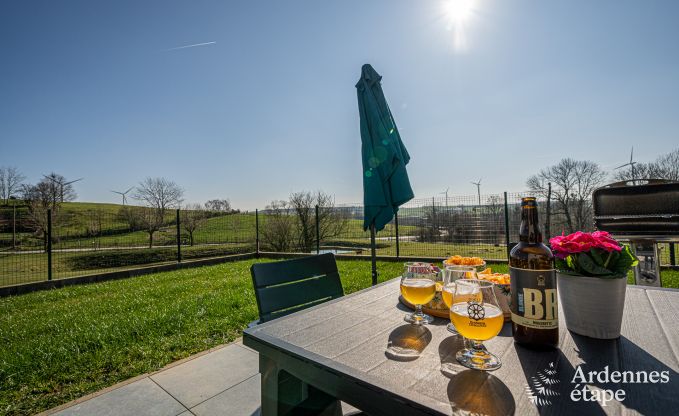 Gezellige familievakantiehuis met zwembad  in Sainte-Ode, Ardennen