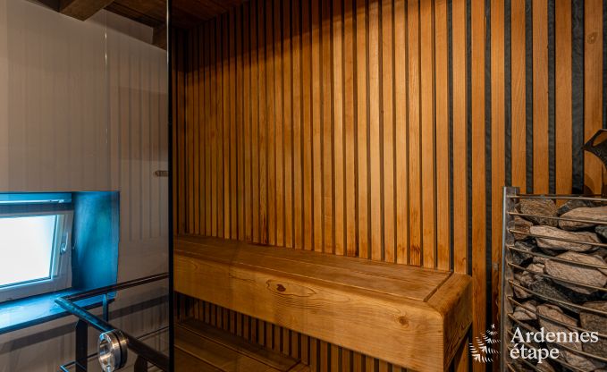 Romantische suite voor 2 met jacuzzi en sauna in Sprimont, Ardennen