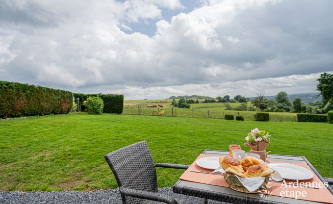 Romantische suite voor 2 met jacuzzi en sauna in Sprimont, Ardennen